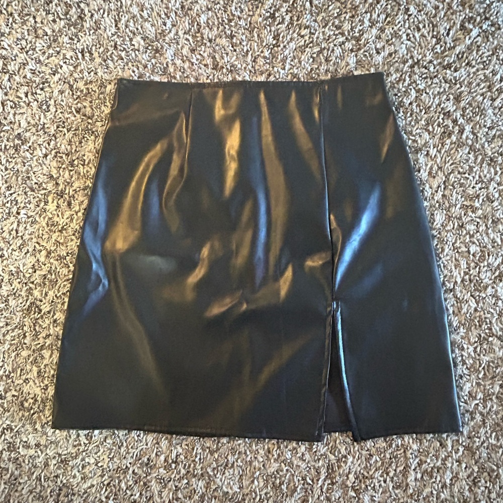 Chic Black Faux Leather Skirt